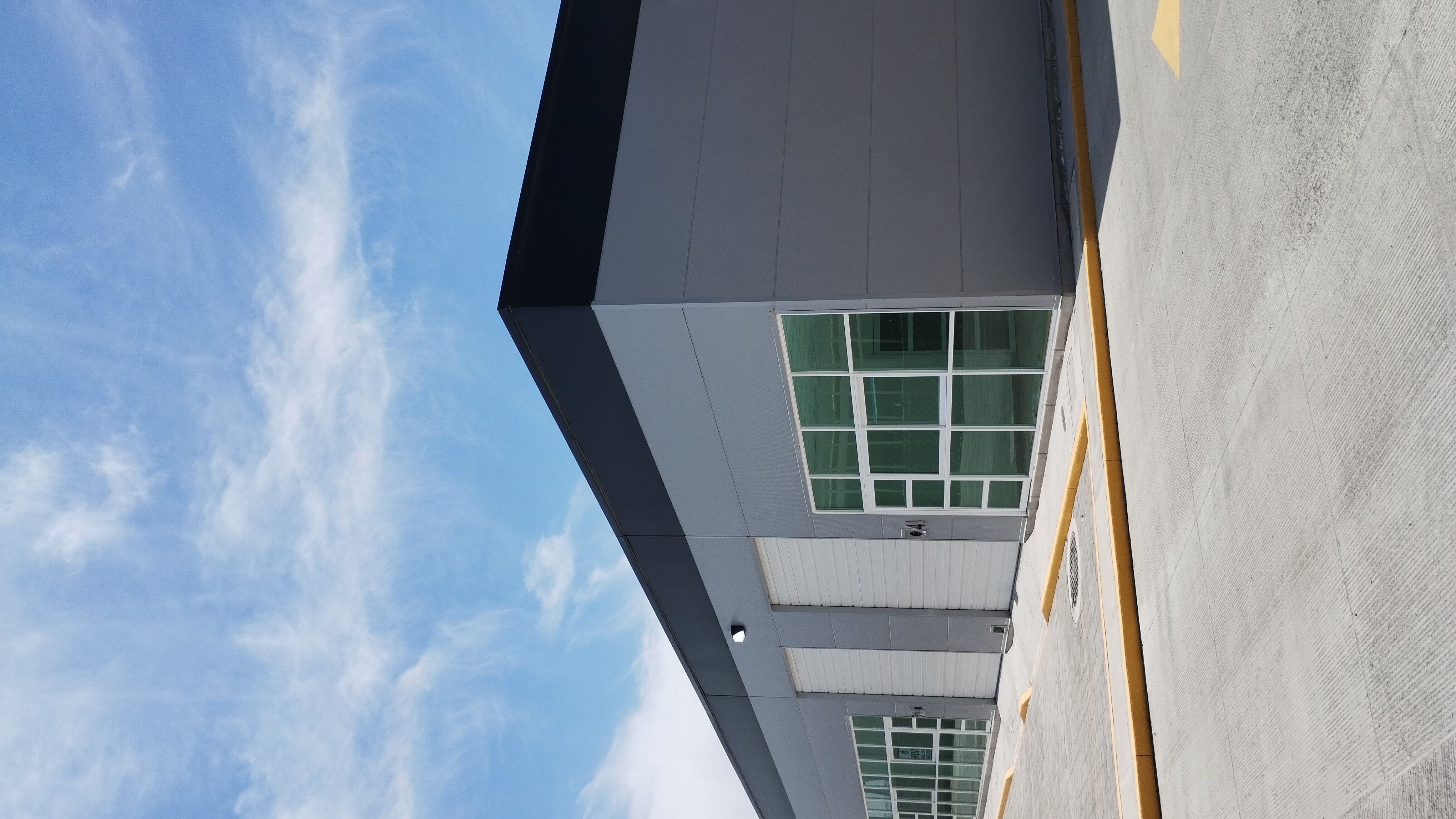 Bodega comercial de 220 metros cuadrados en renta