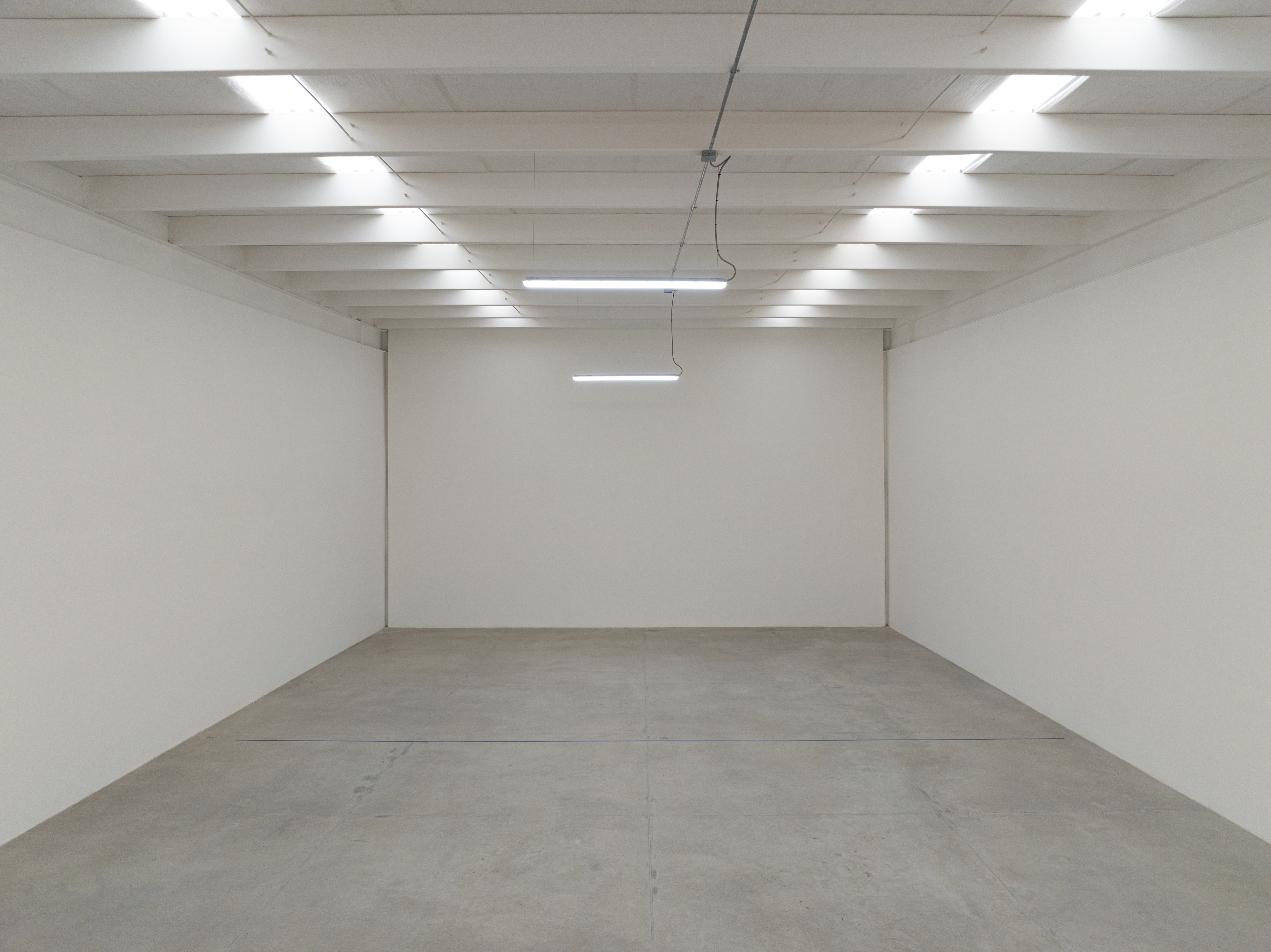 Interior de la bodega comercial de 220 m² en Europark III